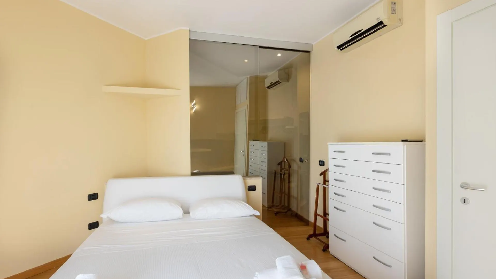 Spacious Two Bedrooms Solari Area - Mirable Pm Mailand